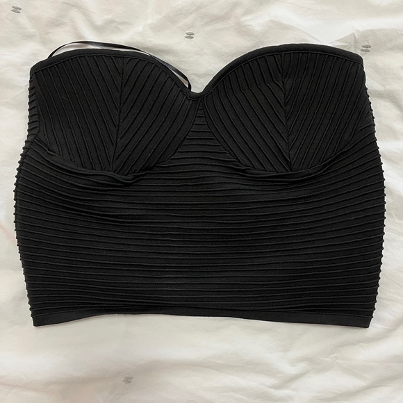 Black Strapless Top with Ribbing - Picture 2 of 4